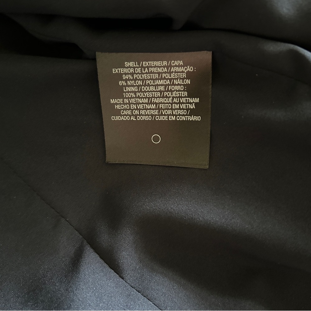 3/$20 T Tahari navy blue and black jacket, size small - Picture 6 of 11